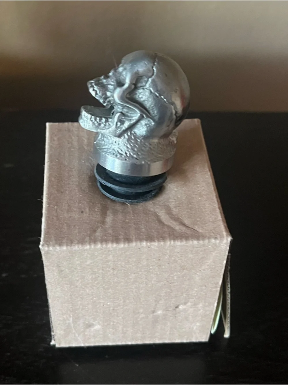 In Vino Veritas Menagerie skull wine pourer - Picture 2 of 5